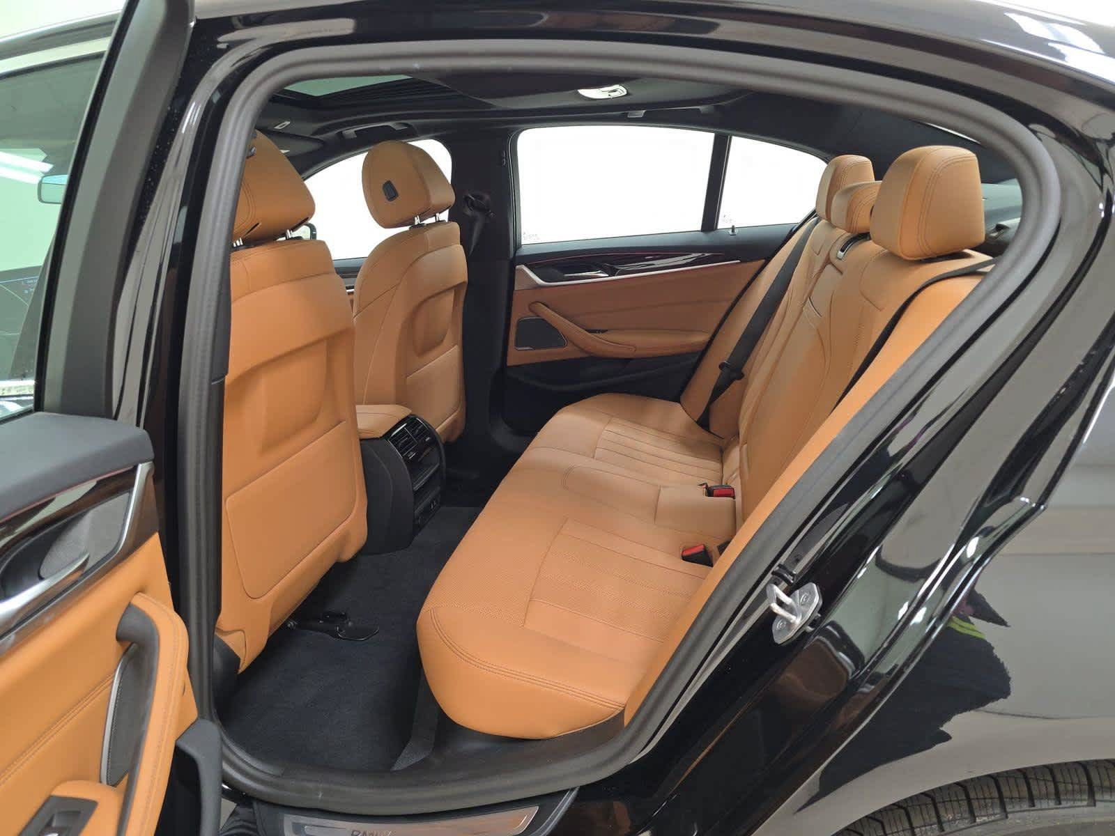 Used 2023 BMW 530i w/ Premium Package RWD image 10