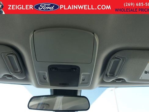 Used 2024 Toyota Camry SE image 29