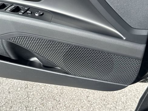 Used 2025 Hyundai Elantra SEL w/ Cargo Package image 16