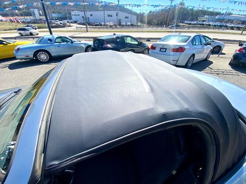 Used 2011 MAZDA MX-5 Miata Sport image 18