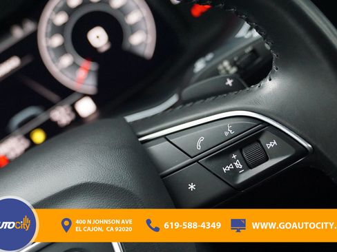 Used 2019 Audi Q8 Prestige w/ Luxury Package AWD/4WD image 23