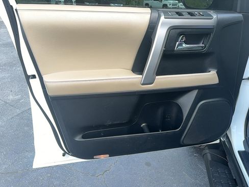 Used 2019 Toyota 4Runner SR5 Premium RWD image 16