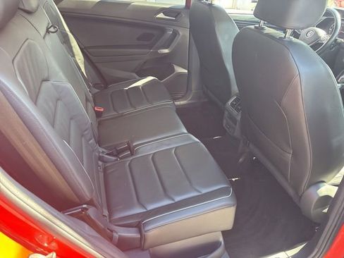 Used 2018 Volkswagen Tiguan SEL Premium AWD/4WD image 8