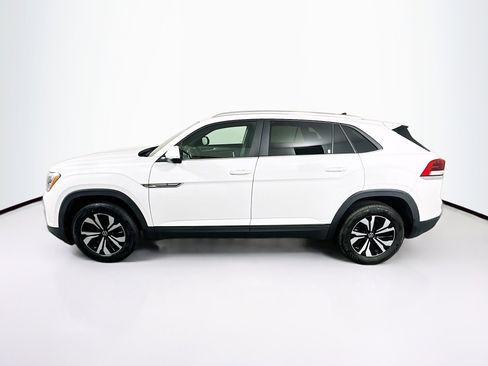 Used 2024 Volkswagen Atlas Cross Sport SE FWD image 4