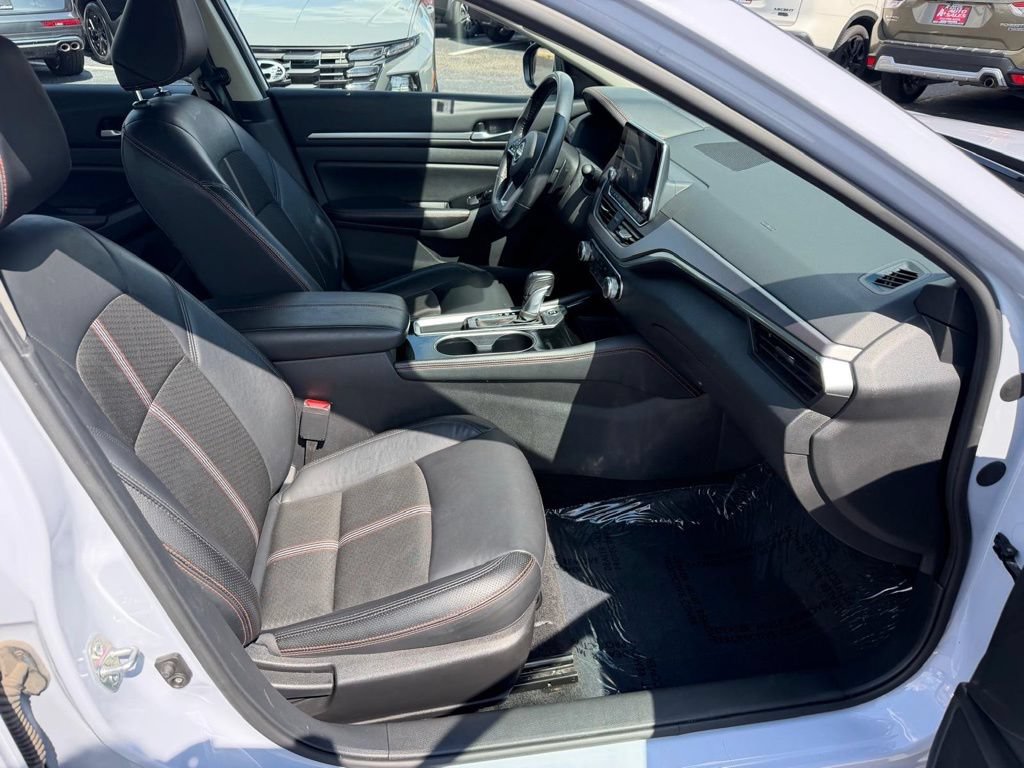 Used 2024 Nissan Altima 2.5 SR FWD image 29