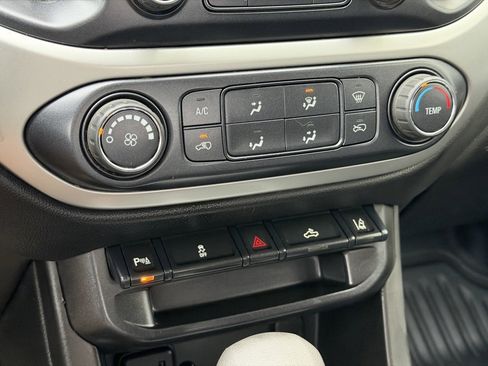 Used 2022 Chevrolet Colorado LT w/ Fleet Safety Package image 10