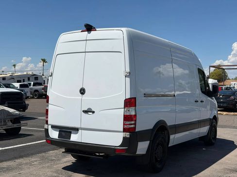Used 2017 Mercedes-Benz Sprinter 2500 image 10