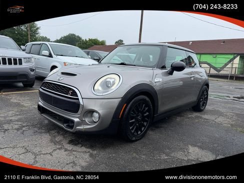 Used 2017 MINI Cooper S FWD image 1
