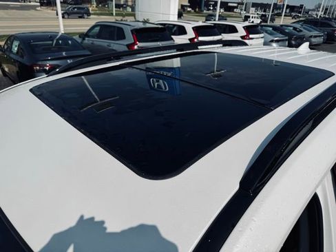 New 2026 Honda Pilot Touring image 9