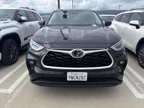 Certified 2026 Toyota Highlander XLE AWD/4WD image 2