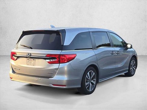 Used 2022 Honda Odyssey Touring image 5