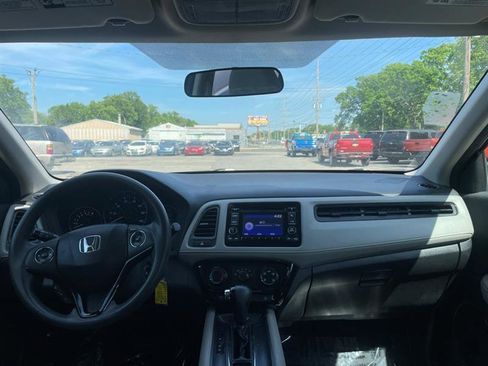 Used 2019 Honda HR-V LX image 9