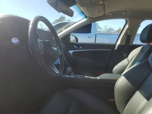 Used 2025 Genesis G70 2.5T image 8
