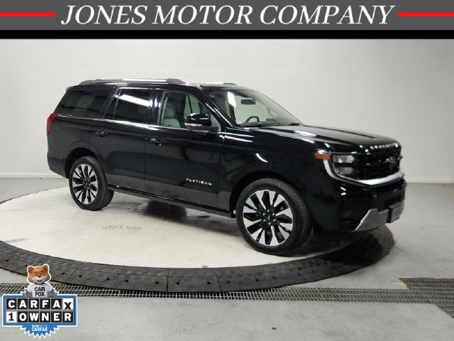 Used 2025 Ford Expedition Platinum w/ Driver's Package AWD/4WD image 1