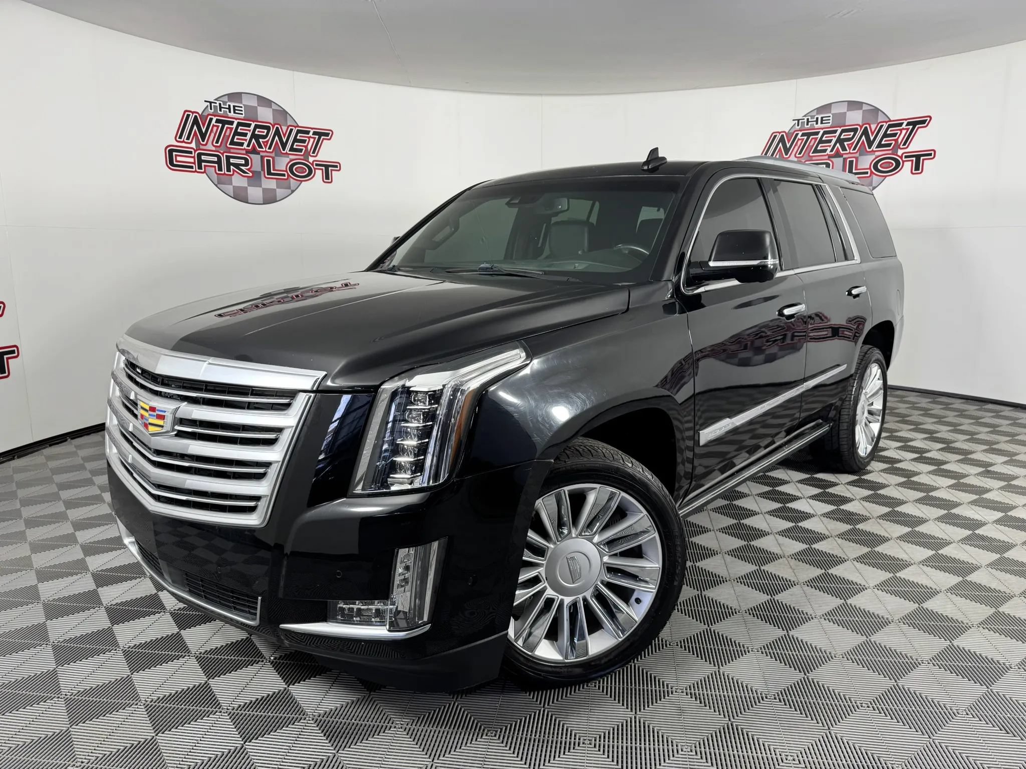 Used 2016 Cadillac Escalade Platinum AWD/4WD image 1
