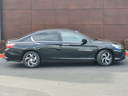 Used 2017 Honda Accord LX image 3