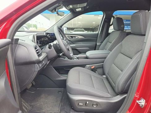 New 2026 Chevrolet Traverse LT w/ Midnight/Sport Edition AWD/4WD image 8