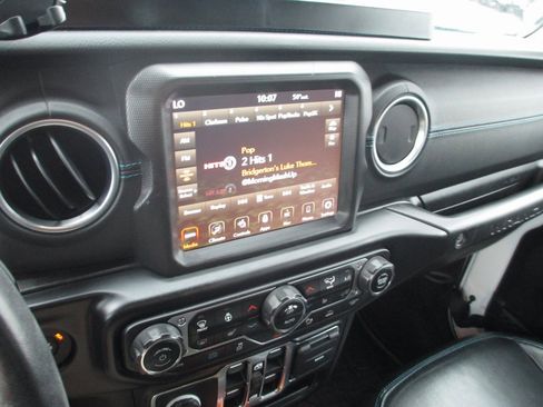 Used 2021 Jeep Wrangler Unlimited Rubicon 4xe w/ Steel Bumper Group image 21