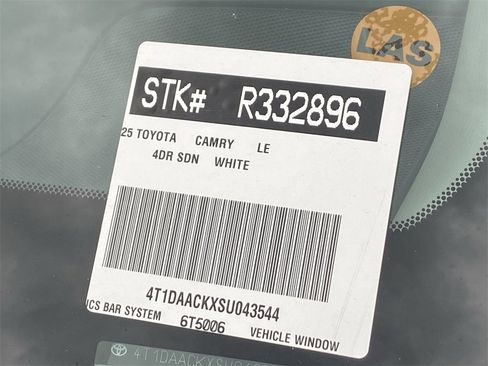 Certified 2025 Toyota Camry LE image 37