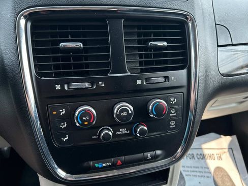 Used 2017 Dodge Grand Caravan SE w/ Power Window Group image 30