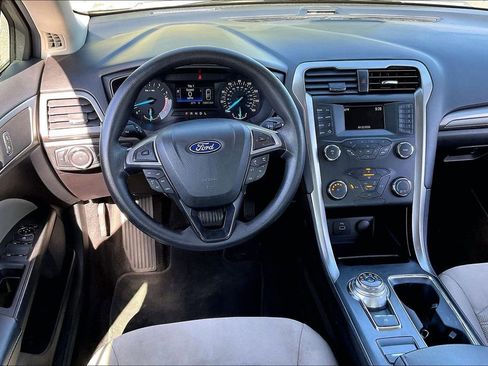 Used 2019 Ford Fusion S FWD image 4