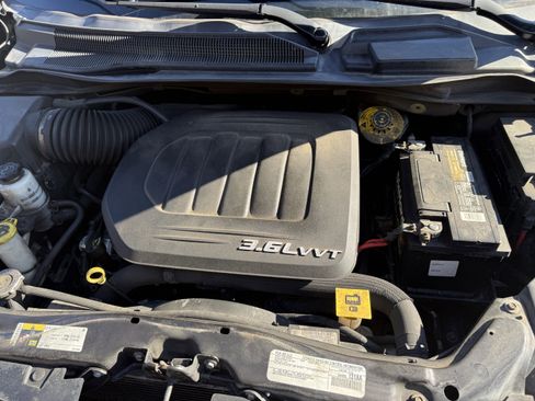 Used 2018 Dodge Grand Caravan SXT image 8