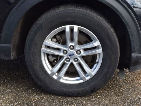 Certified 2023 Ford Explorer XLT w/ Equipment Group 202A image 4