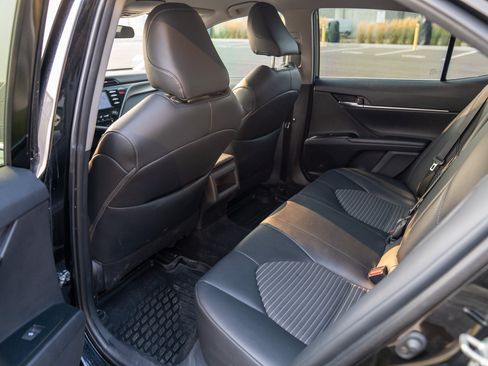 Used 2019 Toyota Camry SE FWD image 20