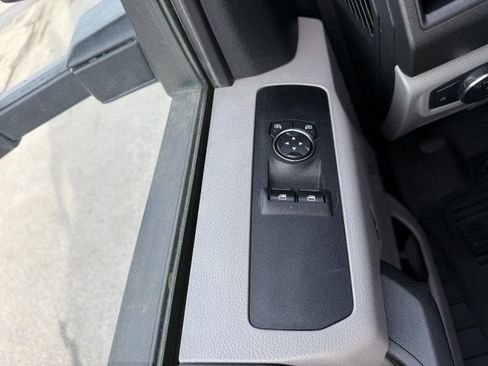 Used 2019 Ford F550 4x4 Regular Cab Super Duty w/ XL Value Package image 23