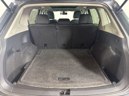 Certified 2021 Volkswagen Tiguan SE w/ Panoramic Sunroof Package image 20