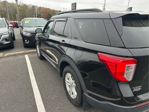 Used 2021 Ford Explorer XLT w/ Equipment Group 202A image 4