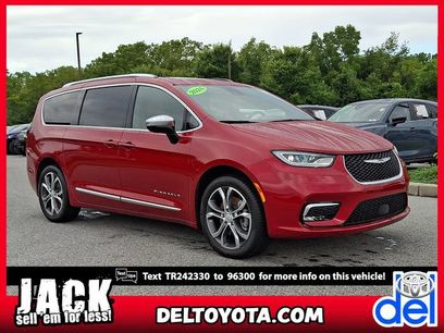 Used 2026 Chrysler Pacifica Pinnacle w/ Trailer Tow Group