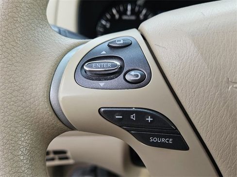 Used 2013 Nissan Pathfinder S image 25