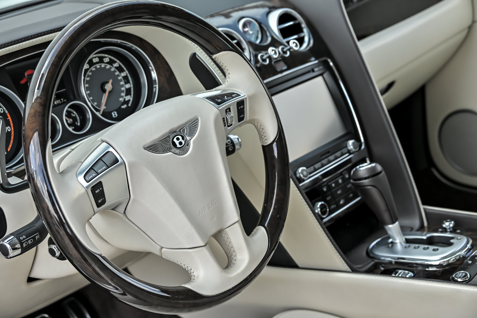 Used 2014 Bentley Continental GT AWD/4WD image 29