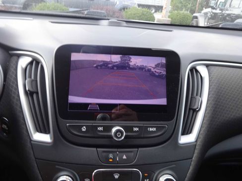 Used 2021 Chevrolet Malibu LS image 19