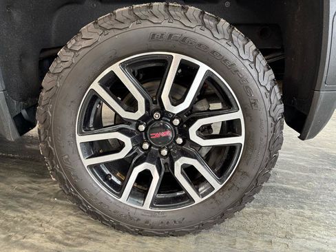 Used 2019 GMC Sierra 1500 AT4 w/ AT4 Premium Package AWD/4WD image 10