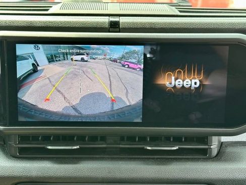 Used 2025 Jeep Wrangler Unlimited Sport AWD/4WD image 25