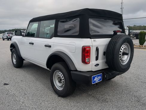 New 2025 Ford Bronco 4-Door image 5