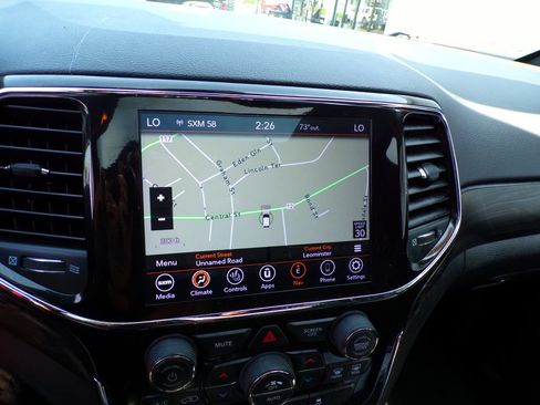 Certified 2022 Jeep Grand Cherokee Laredo X AWD/4WD image 18