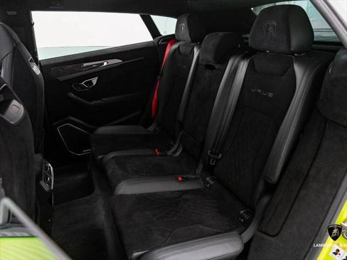 Used 2024 Lamborghini Urus Performante AWD/4WD image 46