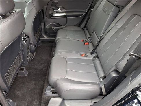 Used 2026 Mercedes-Benz GLB 250 image 18