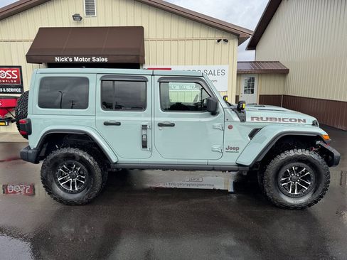 Used 2024 Jeep Wrangler Unlimited Rubicon image 2