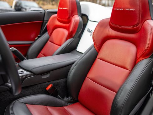 Used 2012 Chevrolet Corvette Grand Sport w/ 3LT Preferred Equipment Group image 39