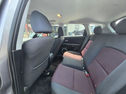 Used 2005 MAZDA MAZDA3 s w/ Moonroof & 6-CD Pkg image 4