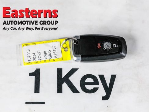 Used 2024 Ford Edge SEL image 25