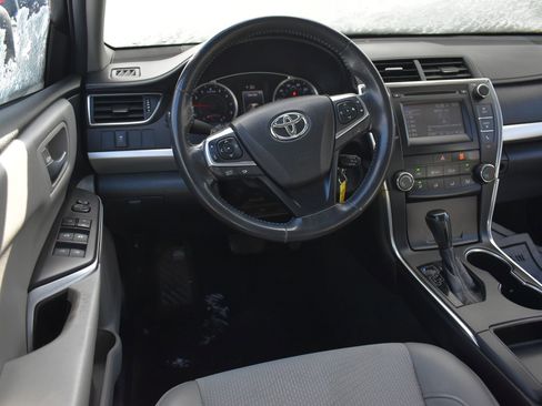 Used 2017 Toyota Camry SE image 17
