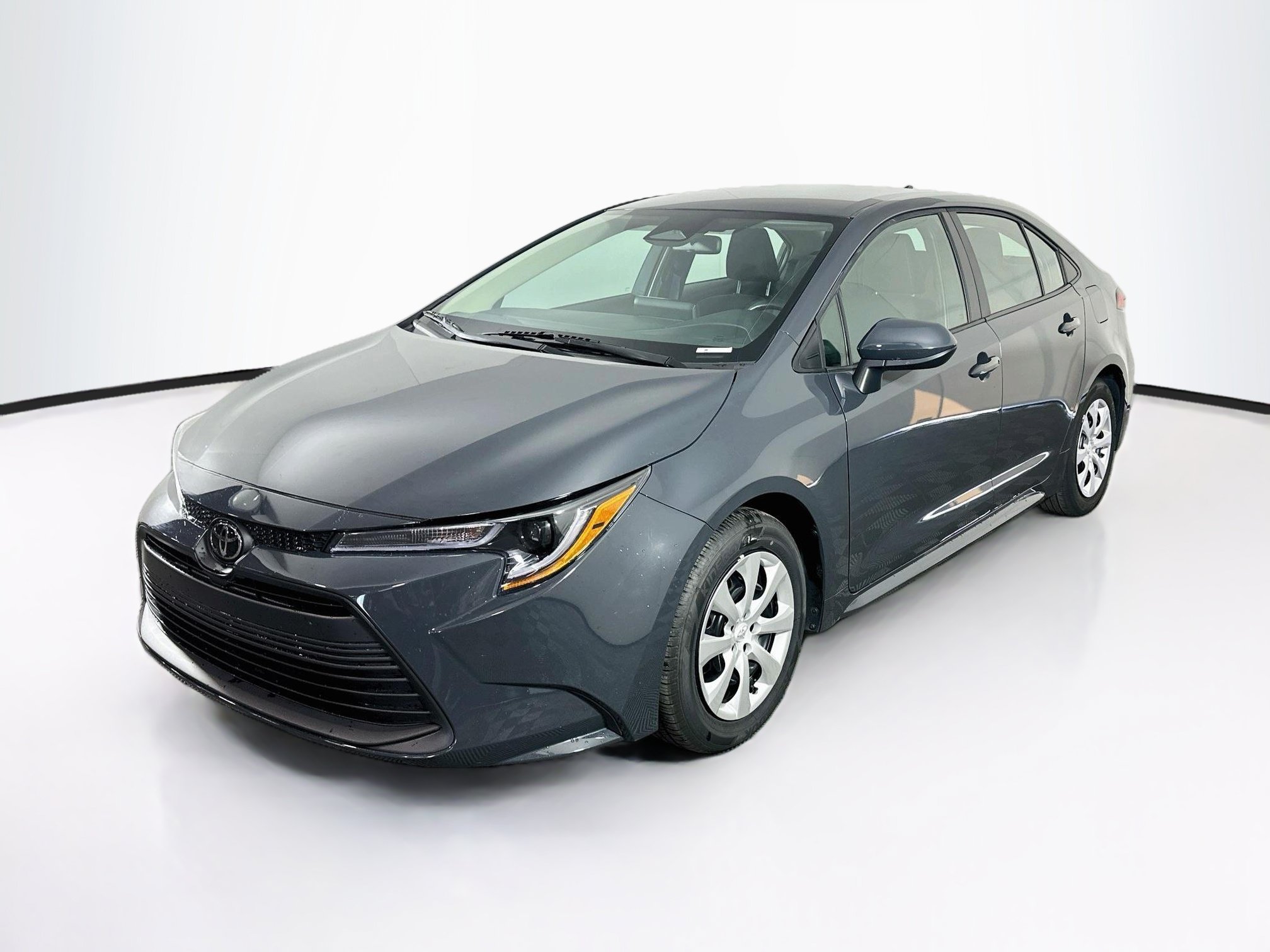 Used 2026 Toyota Corolla LE FWD image 3