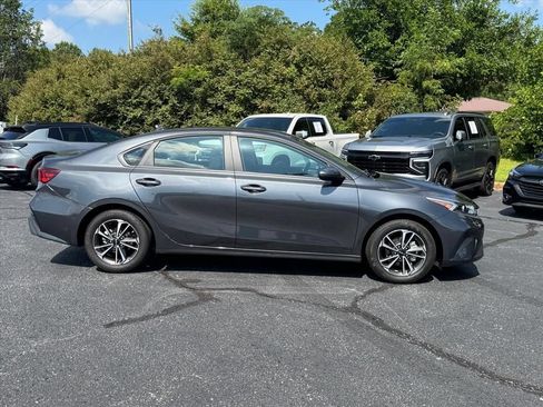 Used 2024 Kia Forte LXS FWD image 2