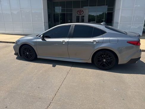 Used 2025 Toyota Camry SE w/ Convenience Package FWD image 12