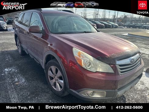 Used 2011 Subaru Outback 2.5i Limited image 1